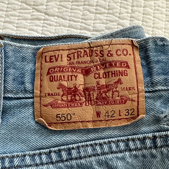 Levi's Men's Relaxed Fit Denim Jeans - Classic Blue - Picture 1 of 5